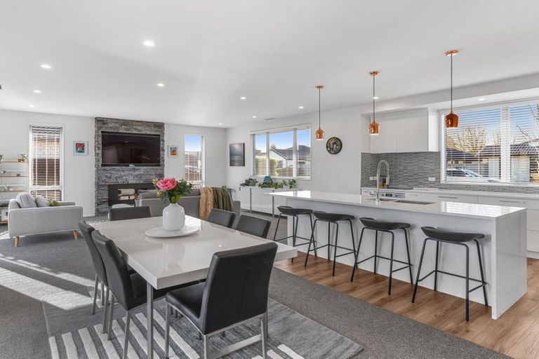 Photo of property in 16 Carpenter Drive, Prebbleton, 7604