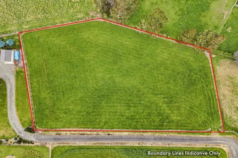 Photo of property in 425 Tararua Road, Levin, 5571