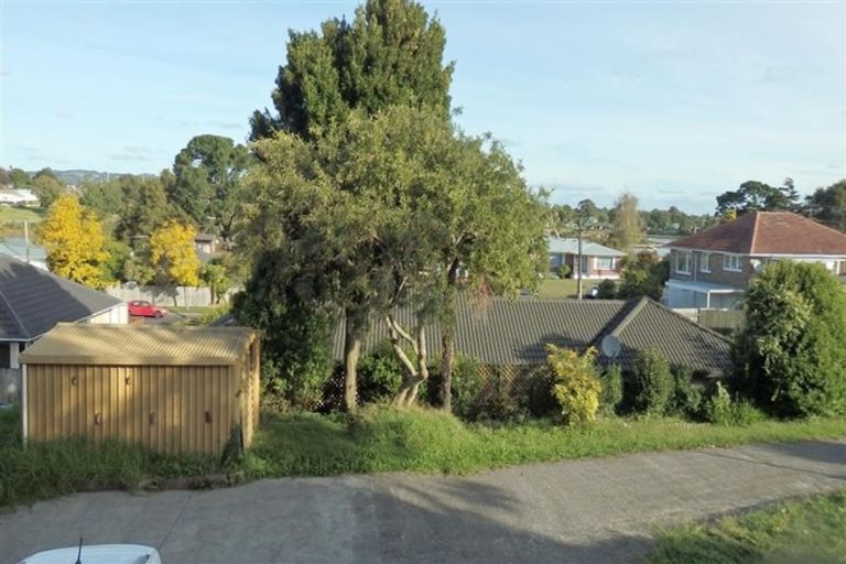 Photo of property in 14 Gills Avenue, Papakura, 2110