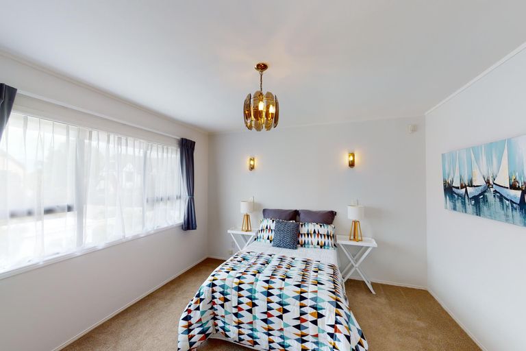 Photo of property in 147 Walter Strevens Drive, Conifer Grove, Takanini, 2112