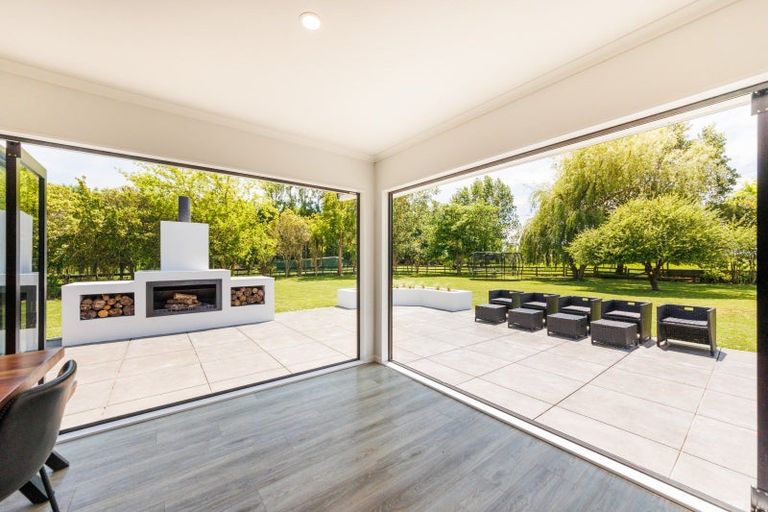 Photo of property in 1999 Longburn Rongotea Road, Longburn, Palmerston North, 4475