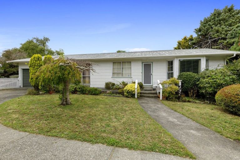 Photo of property in 124 California Drive, Totara Park, Upper Hutt, 5018