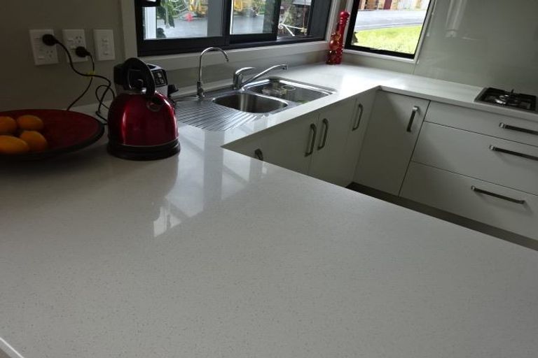 Photo of property in 1/6 Duncansby Road, Stanmore Bay, Whangaparaoa, 0932