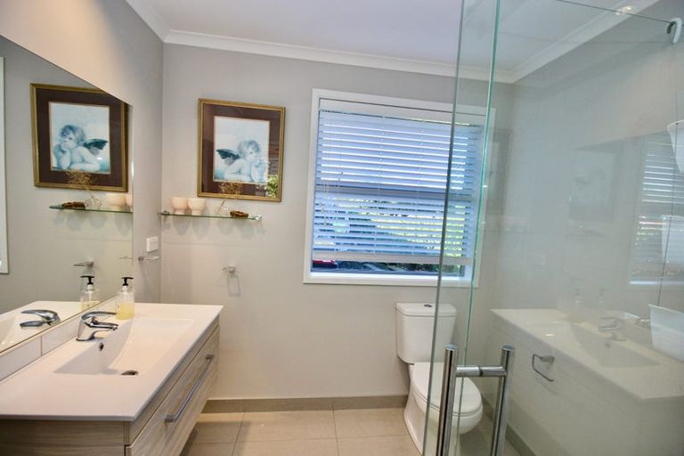 Photo of property in 2 Roseberry Place, Whitianga, 3510