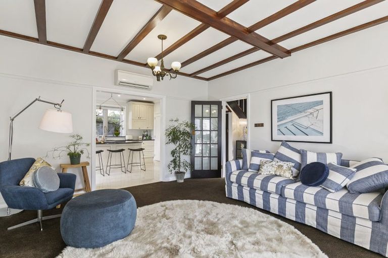 Photo of property in 323 The Terrace, Te Aro, Wellington, 6011