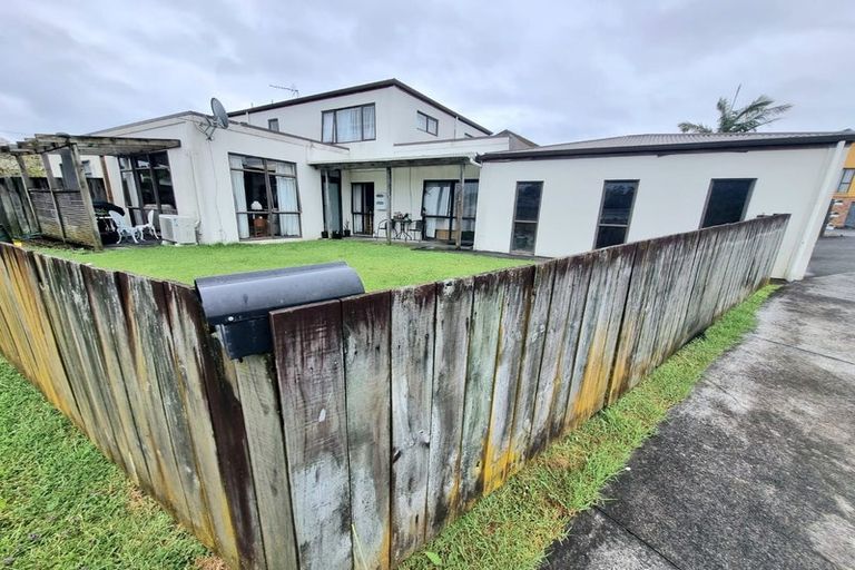 Photo of property in 2c Charlenne Close, Ranui, Auckland, 0612