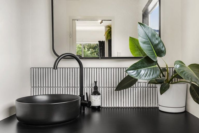 Photo of property in 4 Simon Road, Raglan, 3225