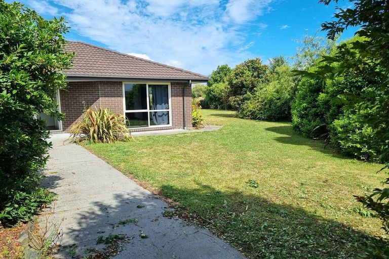 Photo of property in 198 Saint James Drive, Huntington, Hamilton, 3210