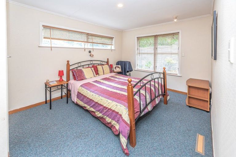 Photo of property in 2 Hillside Terrace, Saint Johns Hill, Whanganui, 4500