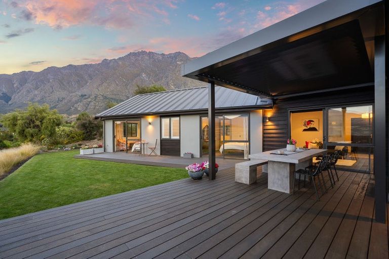 Photo of property in 15 Mckellar Drive, Jacks Point, Queenstown, 9371
