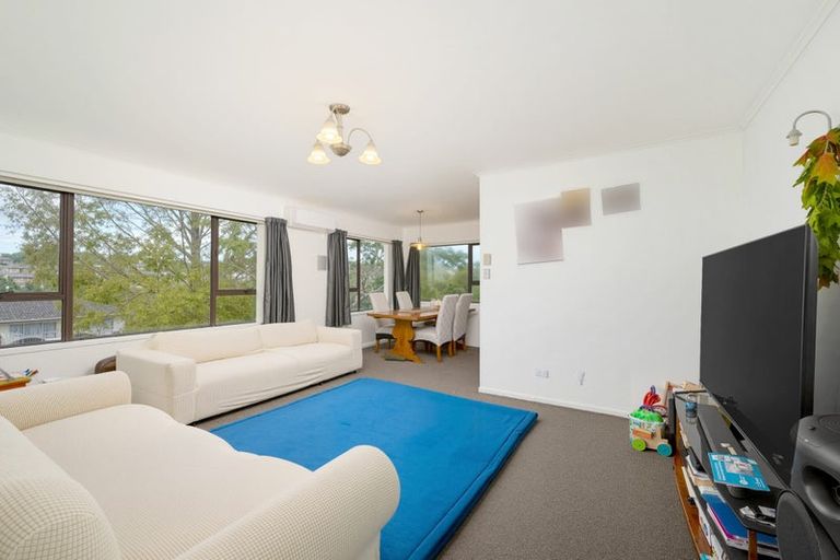Photo of property in 1 Cedar Heights Avenue, Massey, Auckland, 0614