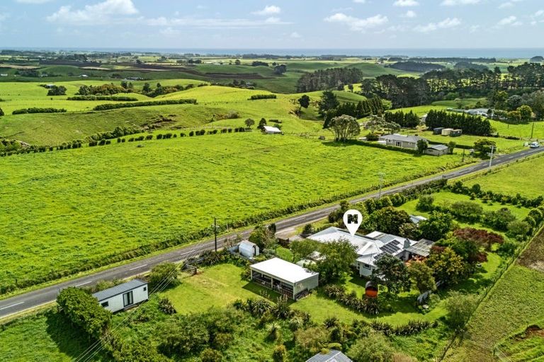 Photo of property in 17 Upper Pitone Road, Pitone, New Plymouth, 4374