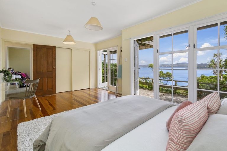 Photo of property in 51 Ferry Road, Days Bay, Lower Hutt, 5013