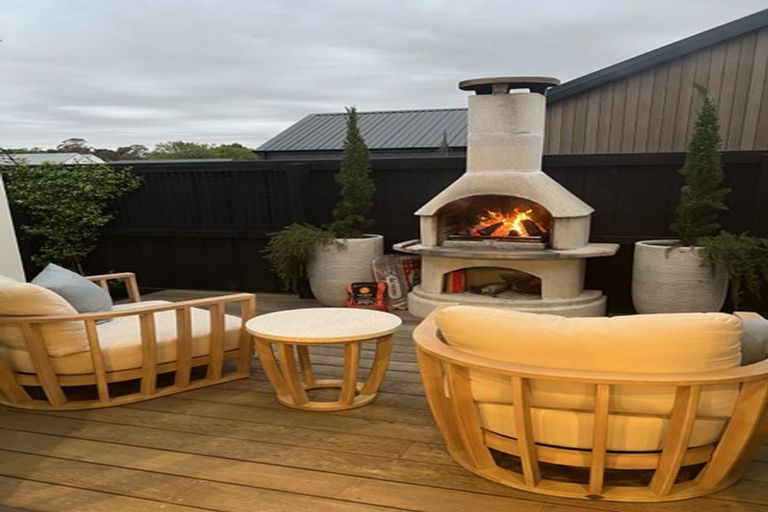 Photo of property in 12 Irvines Track, Halswell, Christchurch, 8025