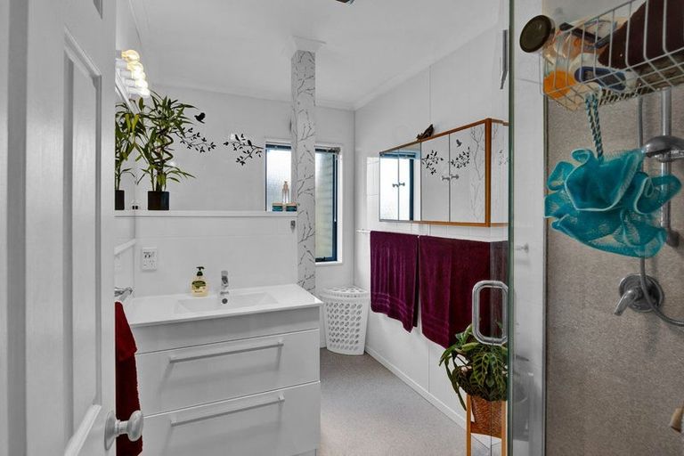 Photo of property in 12 Fantham Street, Hawera, 4610