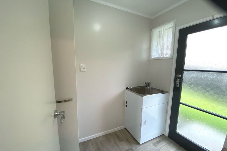 Photo of property in 24 Fitzwater Place, Henderson, Auckland, 0612