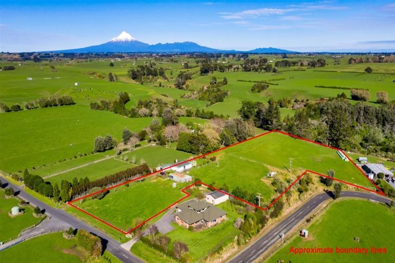 Photo of property in 36 Waiau Road, Onaero, Waitara, 4383