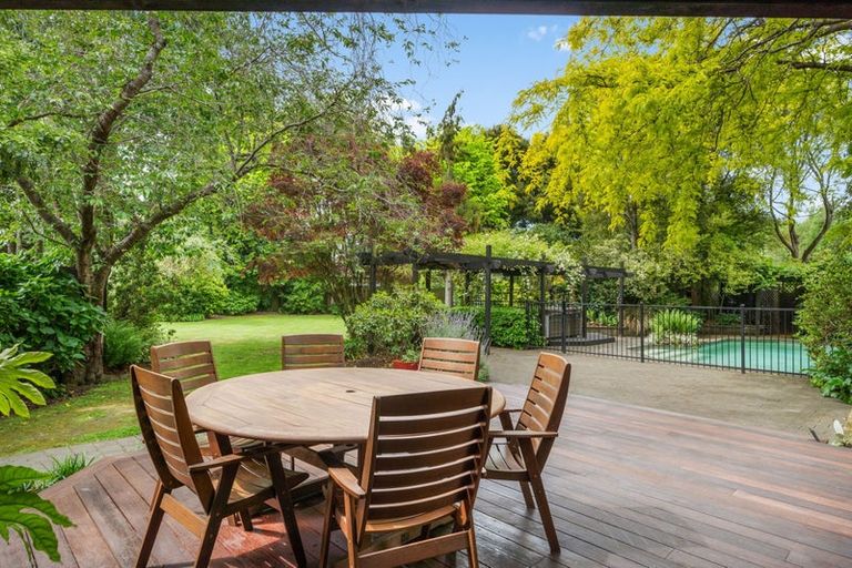 Photo of property in 16 Felstead Place, Avonhead, Christchurch, 8042