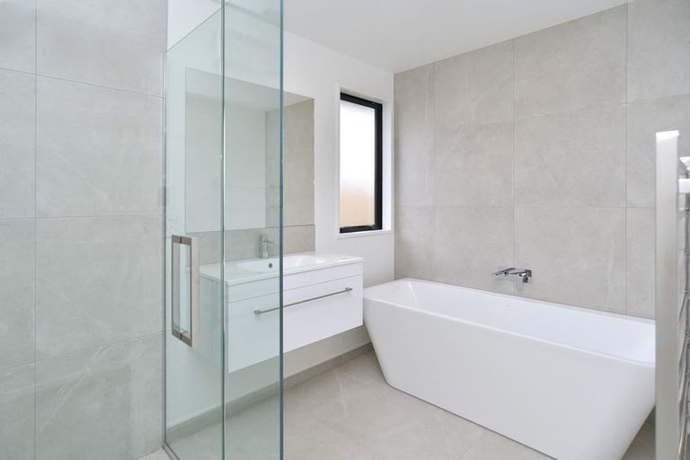 Photo of property in 21 Malaga Crescent, Harewood, Christchurch, 8051