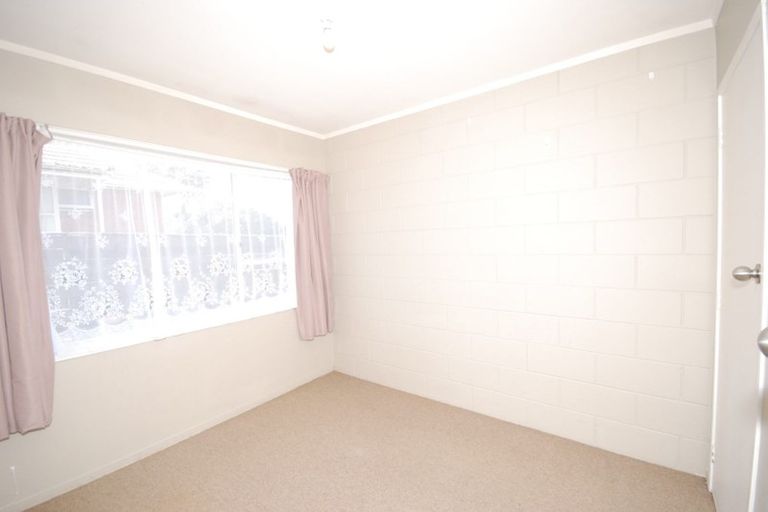 Photo of property in 2/4 Panorama Road, Mount Wellington, Auckland, 1060