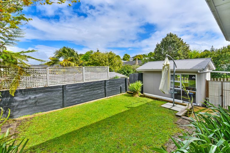 Photo of property in 5a Scotts Road, Manurewa East, Auckland, 2102