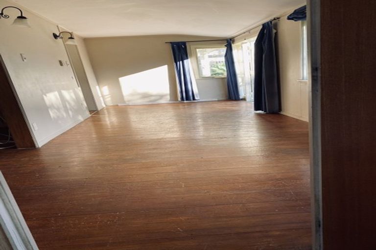 Photo of property in 1 Beihlers Road, Weymouth, Auckland, 2103