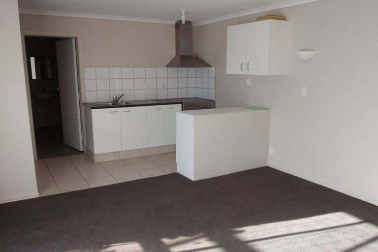 Photo of property in 9 Rangitane Street, Maupuia, Wellington, 6022