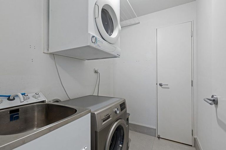 Photo of property in Bay Palms Apartments, 3/30a Bute Road, Browns Bay, Auckland, 0630