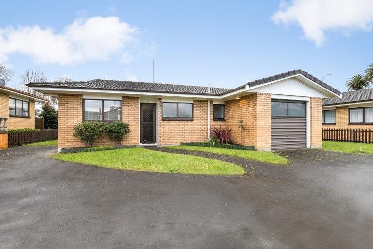 Photo of property in 2/327 Great South Road, Papakura, 2110