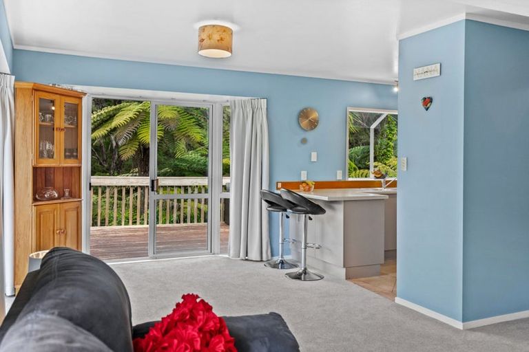 Photo of property in 2/30 Lagoon Way, West Harbour, Auckland, 0618