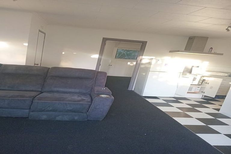 Photo of property in 16 Valhalla Drive, Beach Haven, Auckland, 0626