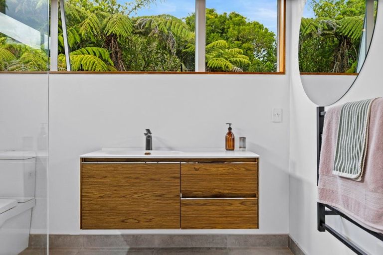 Photo of property in 190a Hutchinson Avenue, New Lynn, Auckland, 0600