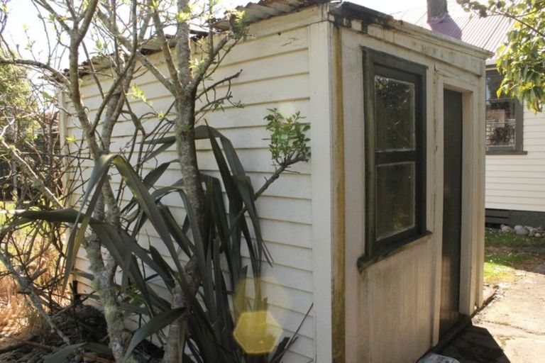 Photo of property in 70 Domett Street, Westport, 7825