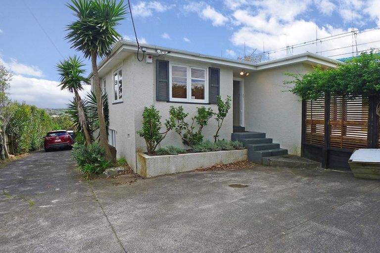 Photo of property in 1/50 Sylvan Avenue, Northcote, Auckland, 0627