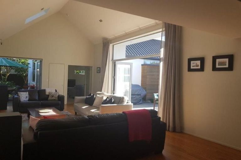 Photo of property in 110a Wairakei Road, Bryndwr, Christchurch, 8052