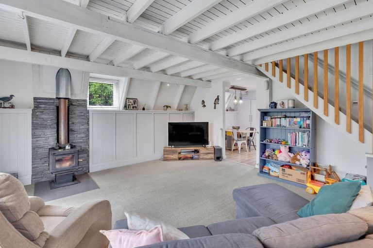 Photo of property in 12 Mckenzie Place, Waikuku Beach, 7402