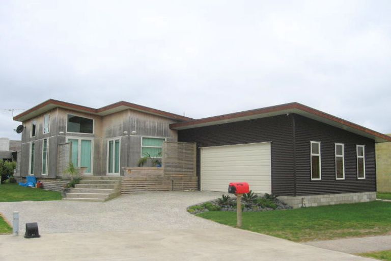 Photo of property in 156 Sands Crescent, Matarangi, Whitianga, 3592