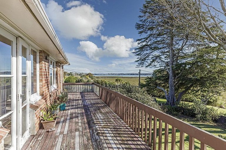 Photo of property in 24 Philomel Crescent, Bayswater, Auckland, 0622