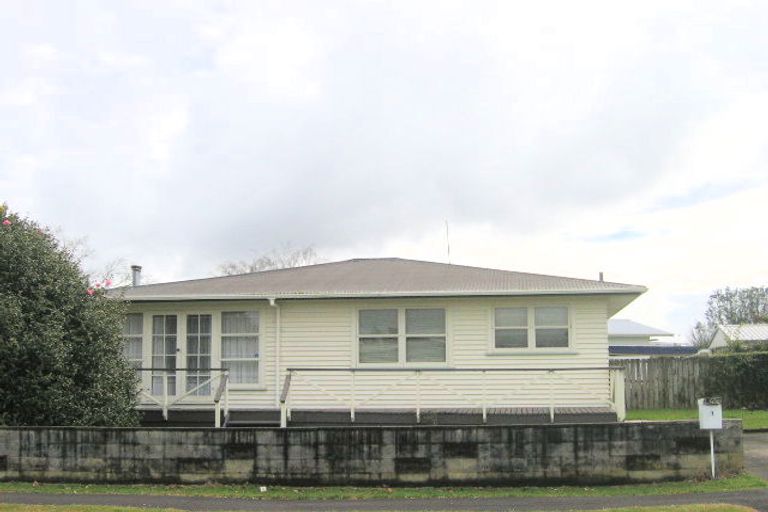 Photo of property in 1 Katherine Place, Melville, Hamilton, 3206