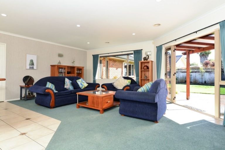 Photo of property in 76 Cairns Crescent, Rototuna, Hamilton, 3210
