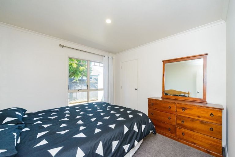 Photo of property in 5 Montana Way, Milson, Palmerston North, 4414