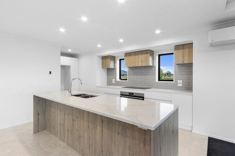 Photo of property in 10 Salkeld Place, Woodend, 7610