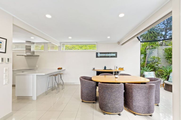 Photo of property in 75 Cliff Road, Torbay, Auckland, 0630