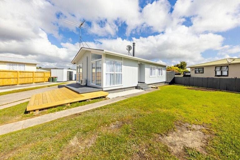 Photo of property in 24 President Avenue, Papakura, 2110