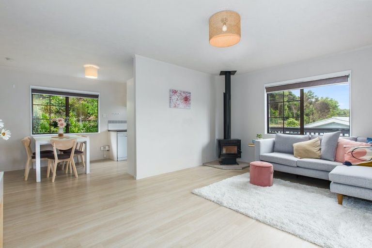 Photo of property in 64 Albatross Close, Whitby, Porirua, 5024