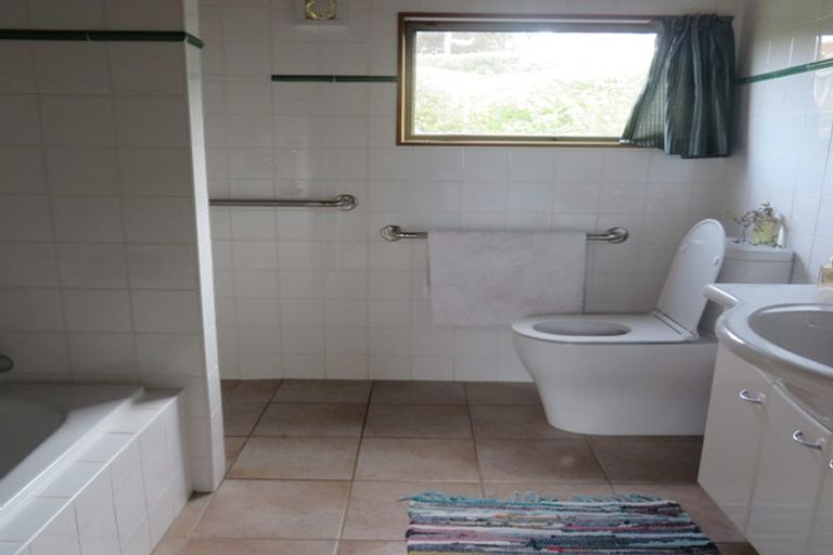 Photo of property in 58 Grand View Road, Leigh, 0985