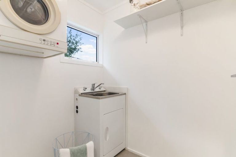 Photo of property in 2 Ashdown Place, Pahurehure, Papakura, 2113