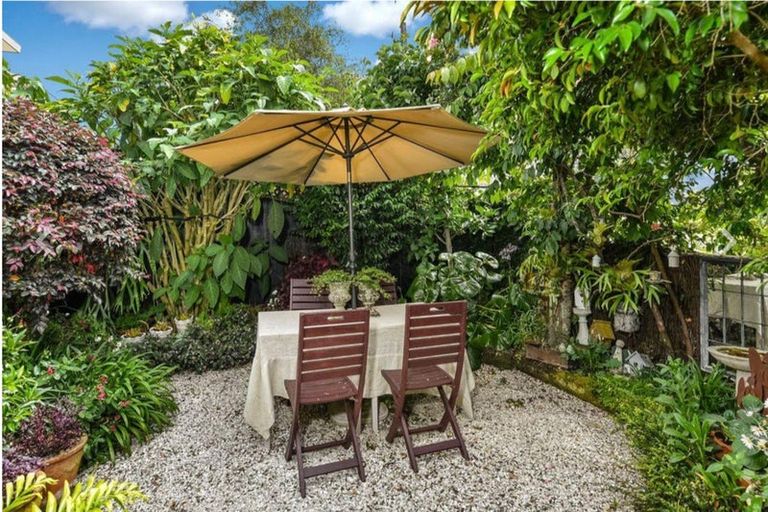 Photo of property in 2/36 Francis Street, Hauraki, Auckland, 0622