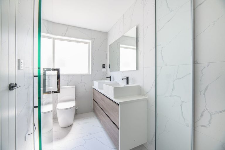 Photo of property in 3a Tui Street, Belmont, Auckland, 0622