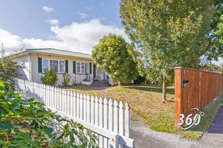 Photo of property in 8 Galway Avenue, Hokowhitu, Palmerston North, 4410